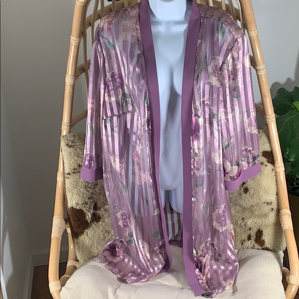 VINTAGE DRESS BARN LINGERIE ROBE